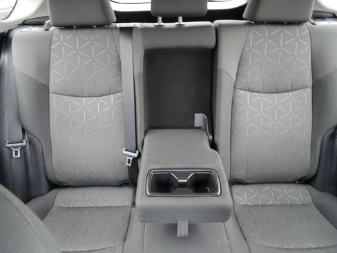 Used 2021 Toyota RAV4 XLE w/ Carpet Mat Package (TMS) image 13