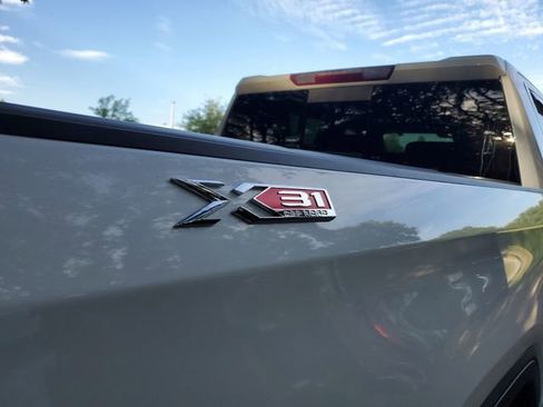 Used 2023 GMC Sierra 1500 SLT w/ SLT Premium Plus Package image 9