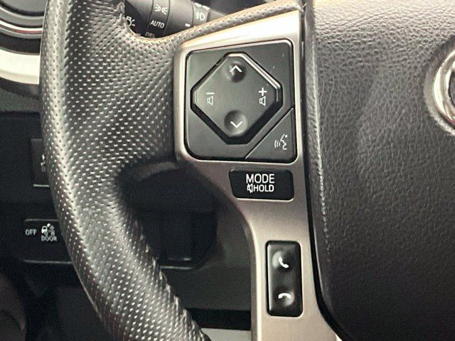 Used 2022 Toyota Tacoma SR5 AWD/4WD image 11