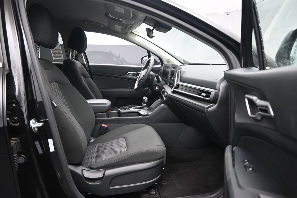 Used 2025 Kia Sportage LX AWD/4WD image 27