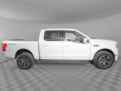Used 2025 Ford F150 Lightning Lariat AWD/4WD image 4