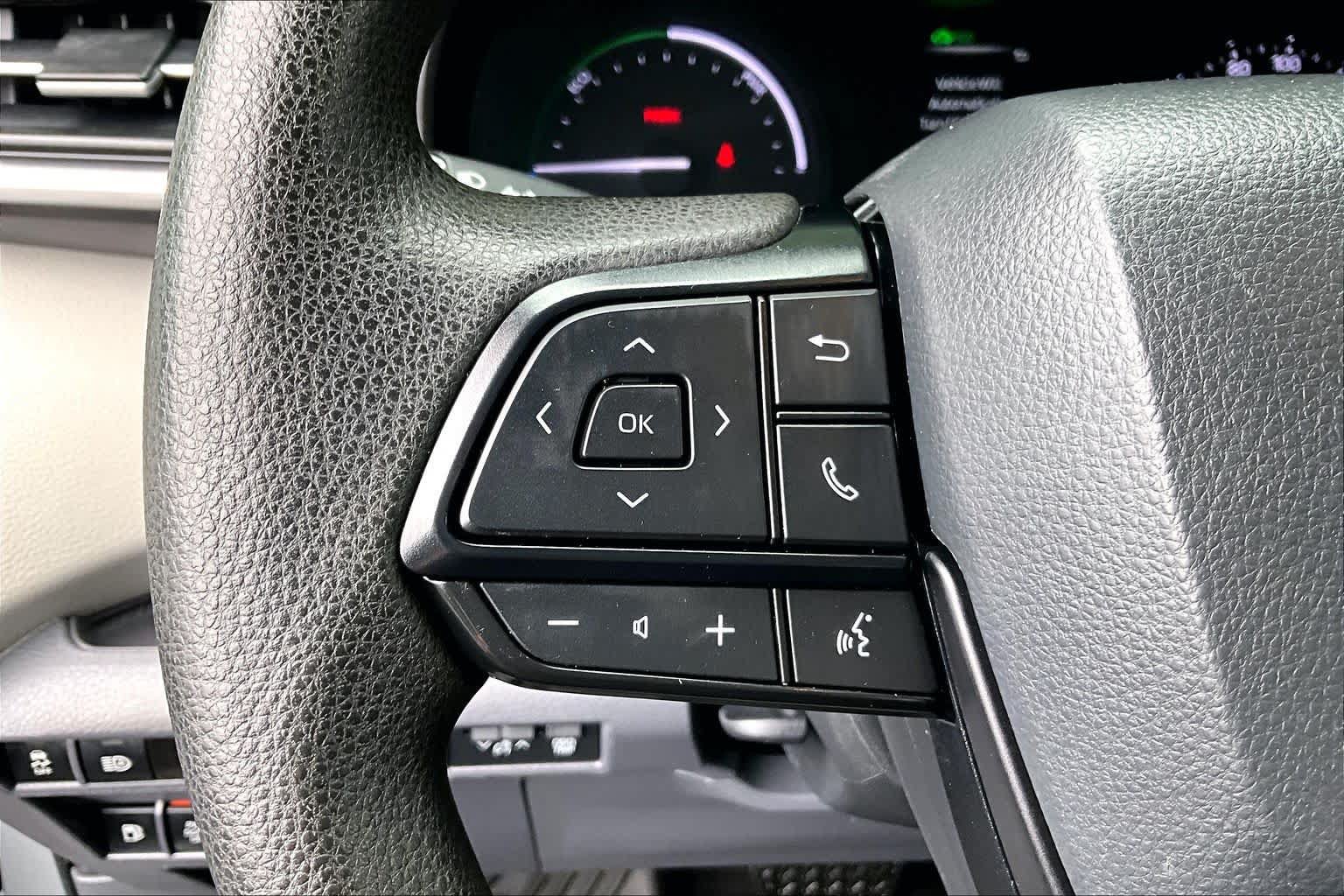 Used 2023 Toyota Sienna LE AWD/4WD image 22
