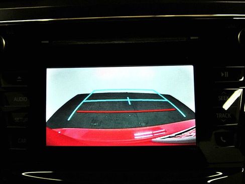 Used 2017 Toyota Prius V Three image 18