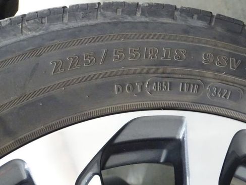 Used 2022 Toyota Corolla Cross XLE image 44