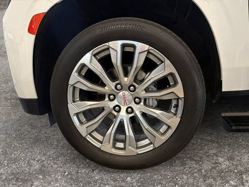 Used 2023 GMC Yukon Denali AWD/4WD image 12