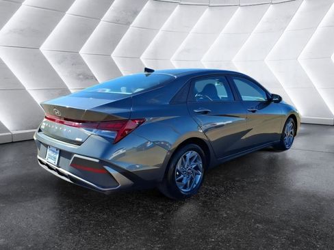 Used 2025 Hyundai Elantra Blue w/ Cargo Package image 5