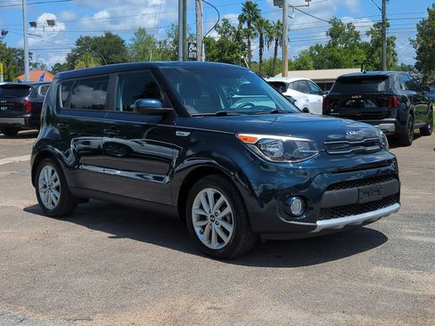 Used 2019 Kia Soul + FWD image 3