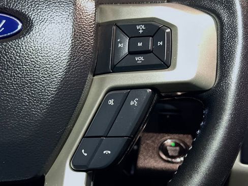 Certified 2020 Ford F150 Lariat image 35