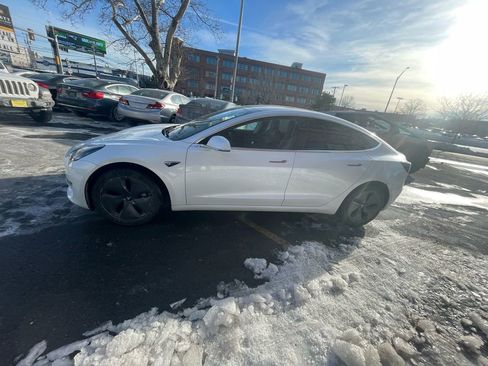 Used 2019 Tesla Model 3 image 4
