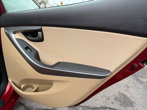 Used 2013 Hyundai Elantra GLS w/ Preferred Pkg image 23