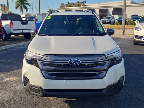 Used 2025 Subaru Forester Premium image 8