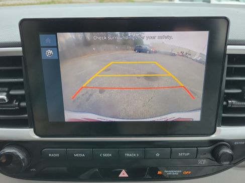 Used 2023 Hyundai Venue SEL image 11