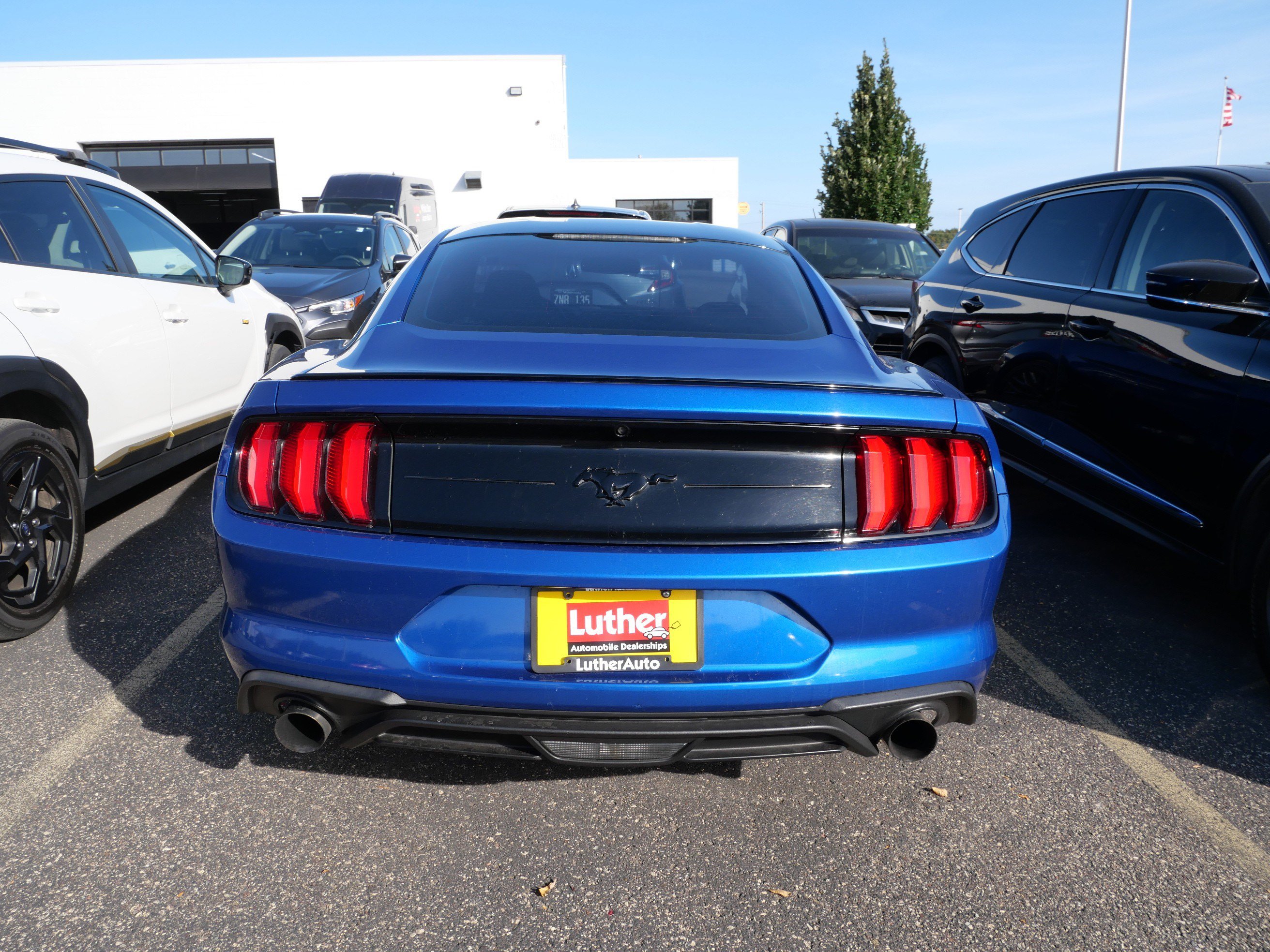 Used 2018 Ford Mustang Coupe w/ Black Accent Package RWD image 6