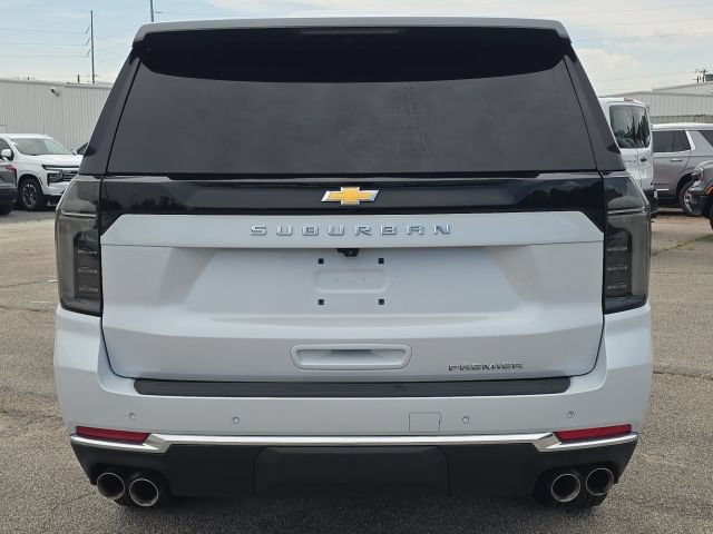 Used 2026 Chevrolet Suburban Premier AWD/4WD image 4