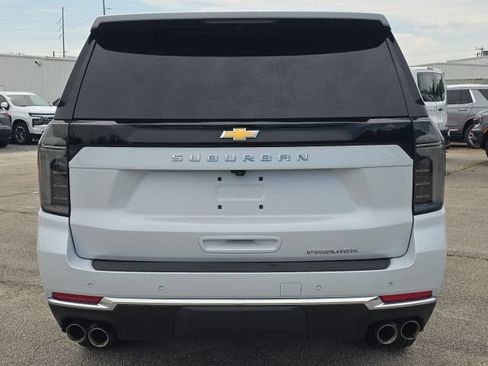 Used 2026 Chevrolet Suburban Premier AWD/4WD image 4
