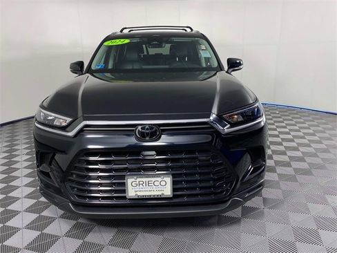 Used 2024 Toyota Grand Highlander XLE image 3