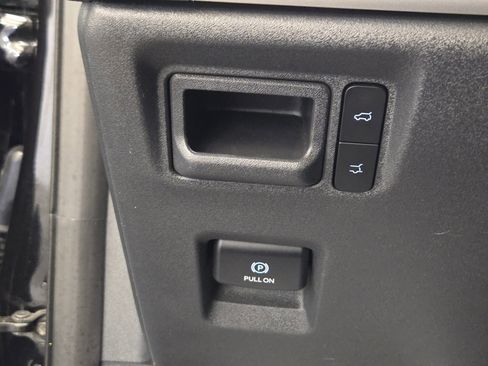 Certified 2025 Ford Expedition Active image 22