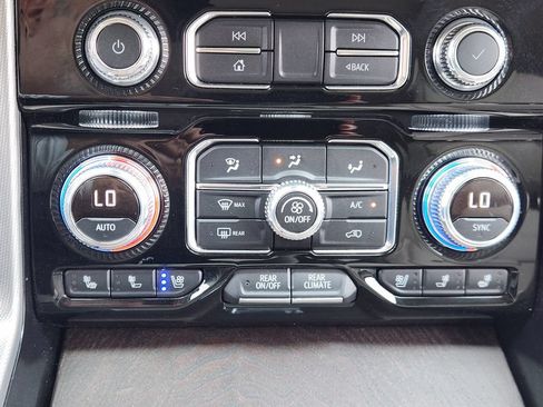 Used 2023 GMC Yukon XL Denali AWD/4WD image 19