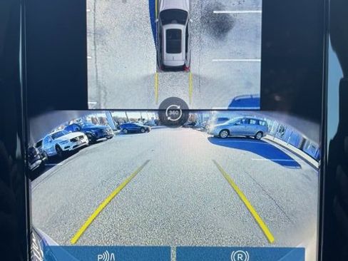 Certified 2025 Volvo XC60 B5 Plus image 20