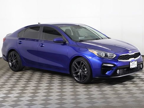 Used 2019 Kia Forte LXS FWD image 2