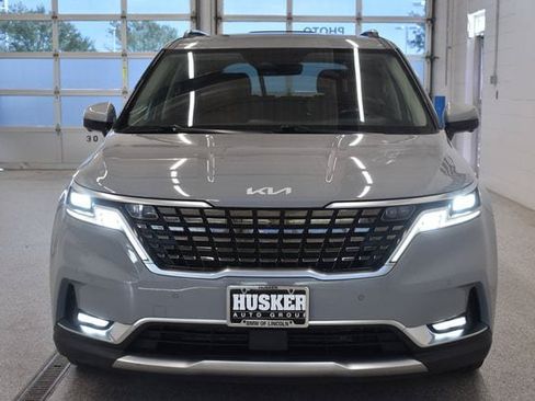 Used 2022 Kia Carnival SX Prestige FWD image 3