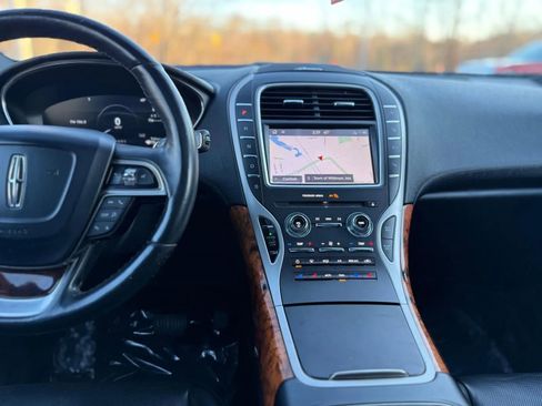 Used 2020 Lincoln Nautilus Reserve image 15