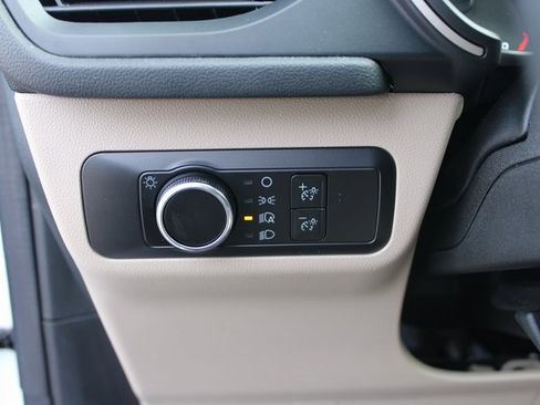 Used 2022 Ford Escape SE w/ Cold Weather Package image 15