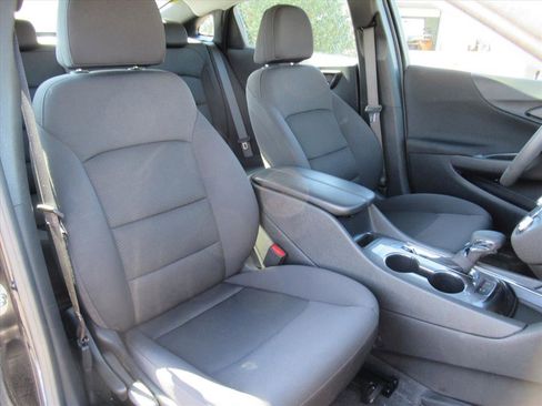 Used 2024 Chevrolet Malibu LT image 9