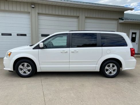 Used 2012 Dodge Grand Caravan SXT FWD image 4