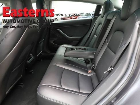 Used 2019 Tesla Model 3 Standard Range image 19