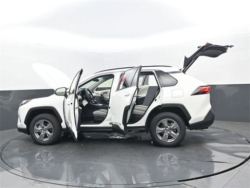 New 2025 Toyota RAV4 XLE w/ Convenience Package image 33