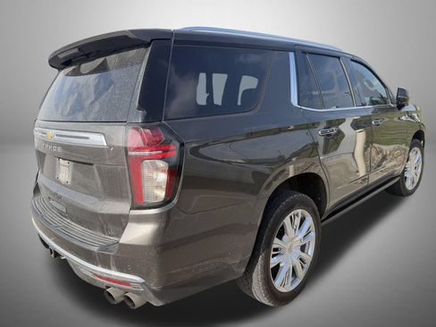 Used 2021 Chevrolet Tahoe High Country w/ Premium Package AWD/4WD image 3