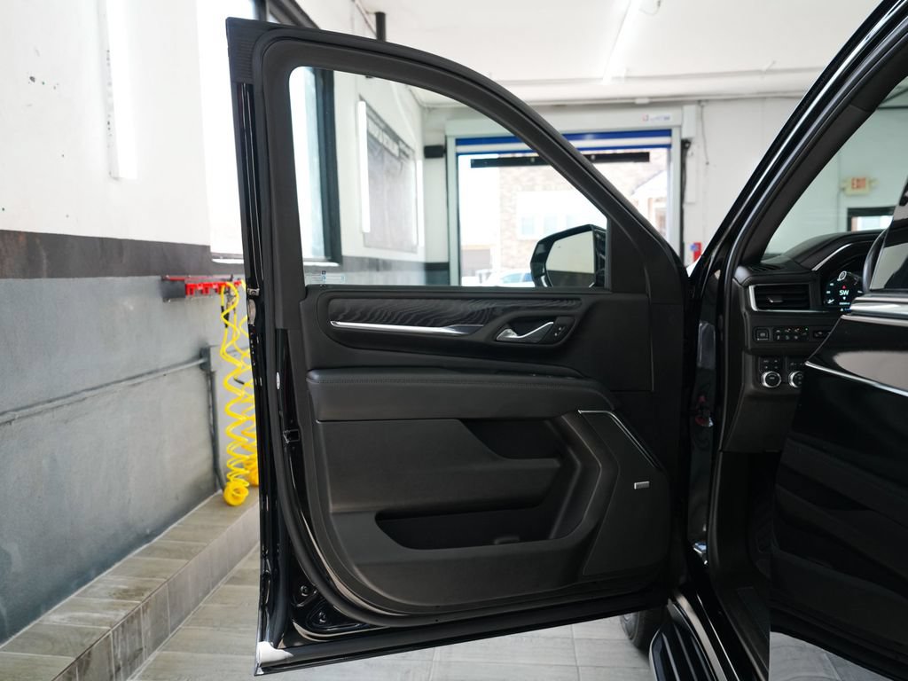 Used 2022 GMC Yukon XL Denali AWD/4WD image 10