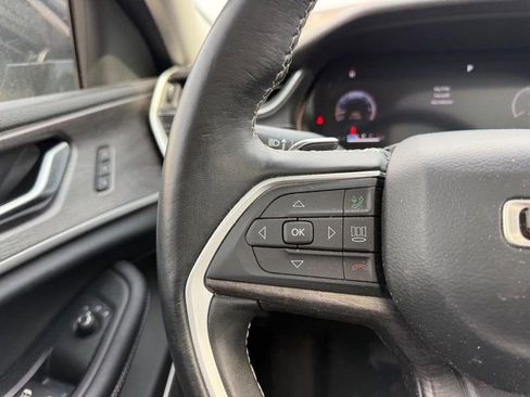 Used 2022 Jeep Grand Cherokee L Limited AWD/4WD image 14