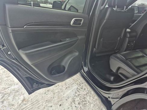 Used 2019 Jeep Grand Cherokee Limited image 19