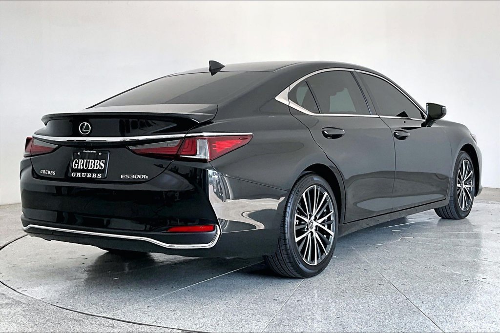 Used 2025 Lexus ES 300h w/ Premium Package FWD image 14