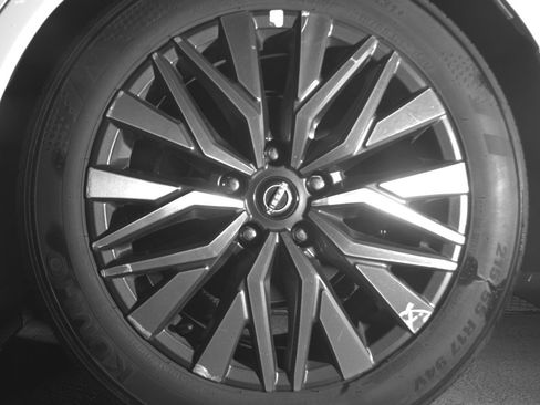 Used 2025 Nissan Altima 2.5 SV image 14