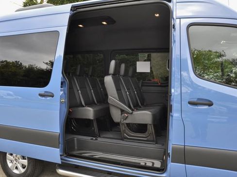 Used 2023 Mercedes-Benz Sprinter 2500 image 42