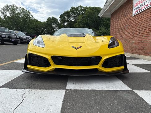 Used 2019 Chevrolet Corvette ZR1 RWD image 6