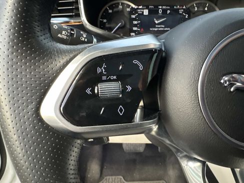 Used 2023 Jaguar F-PACE R-Dynamic S image 32