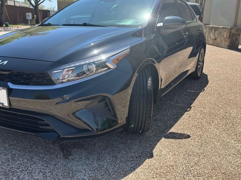 Used 2023 Kia Forte LXS image 3