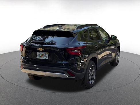 Used 2025 Chevrolet Trax LT w/ LT Convenience Package image 14
