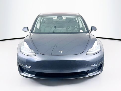 Used 2017 Tesla Model 3 Long Range RWD image 2