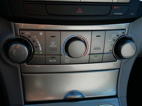 Used 2011 Toyota Highlander 2WD w/ Cold Weather Pkg image 23