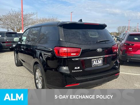 Used 2019 Kia Sedona EX image 4