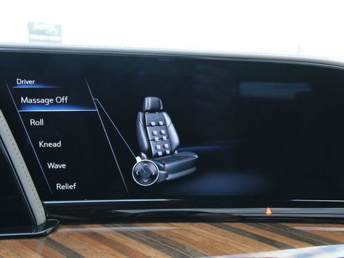 Used 2024 Cadillac Escalade ESV Sport Platinum w/ LPO, ONYX Package image 40