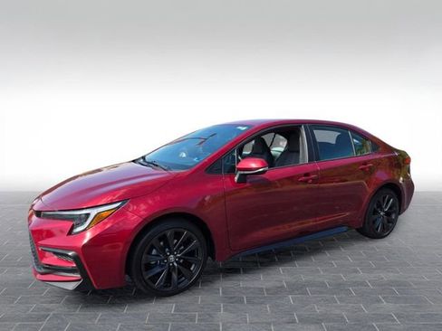 Used 2023 Toyota Corolla SE FWD image 3