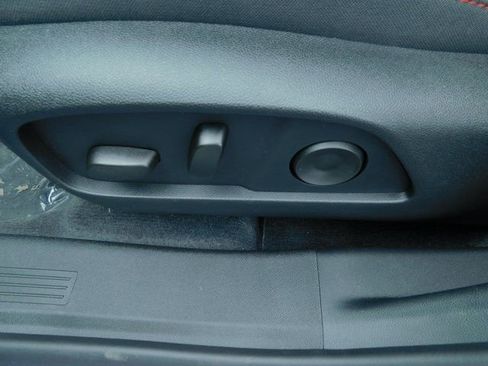 New 2025 Chevrolet Equinox RS AWD/4WD image 22
