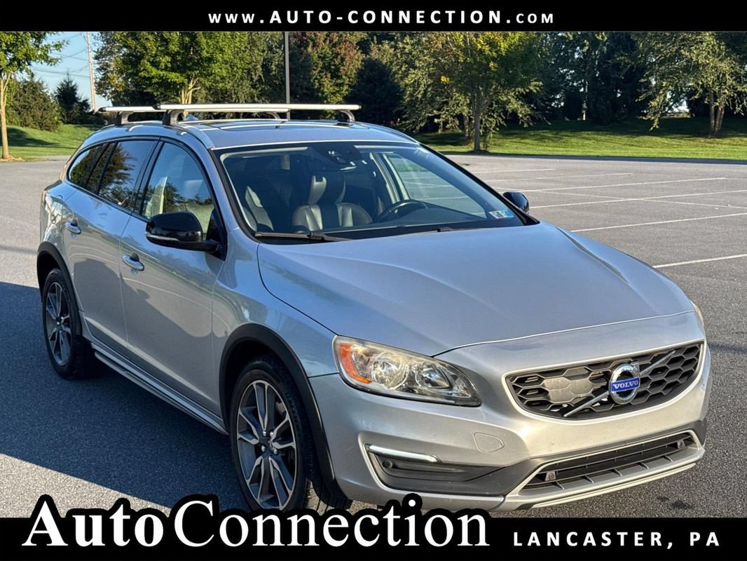 Used 2015 Volvo V60 T5 Cross Country w/ Climate Package AWD/4WD image 1
