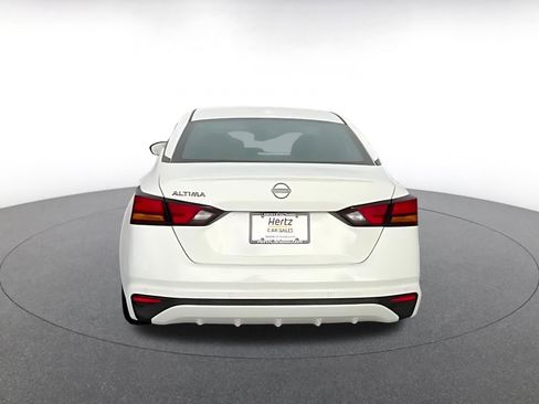 Used 2025 Nissan Altima 2.5 SV image 12